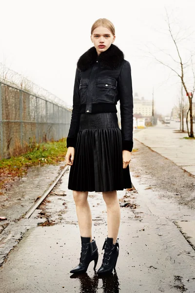 Look 18